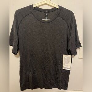 Lululemon Men Metal Vent Tech Shirt Size Medium